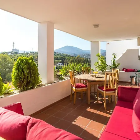 Malagasuite Solarium & Pool Apartment
