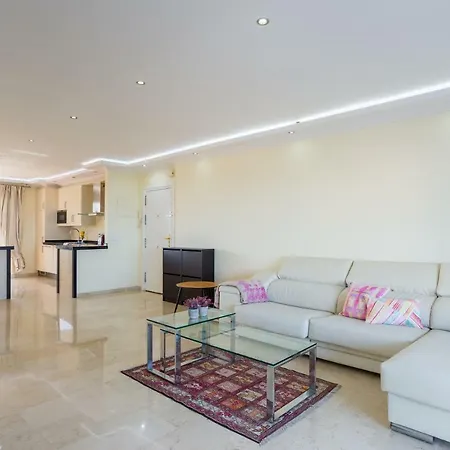 Malagasuite Solarium & Pool *