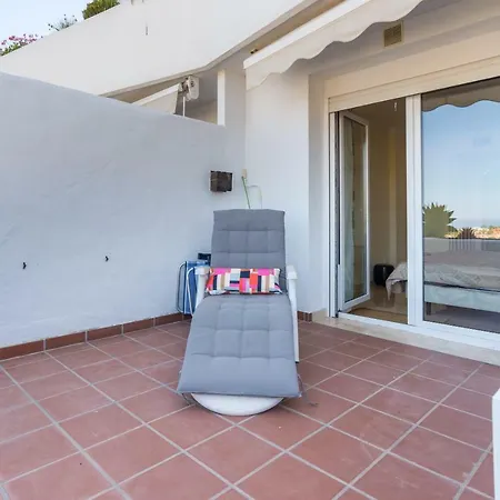 Malagasuite Solarium & Pool Apartment