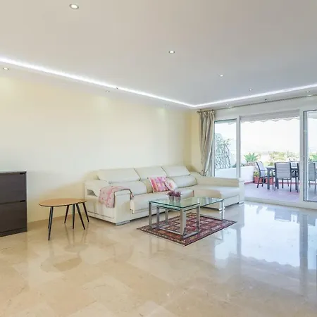 Malagasuite Solarium & Pool *