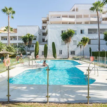 Malagasuite Solarium & Pool Apartment