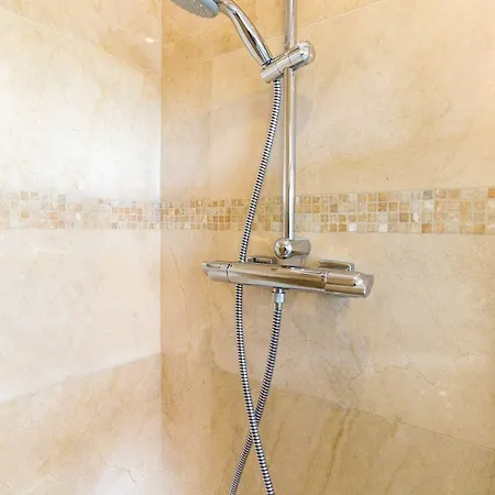 Malagasuite Solarium & Pool Apartment Marbella